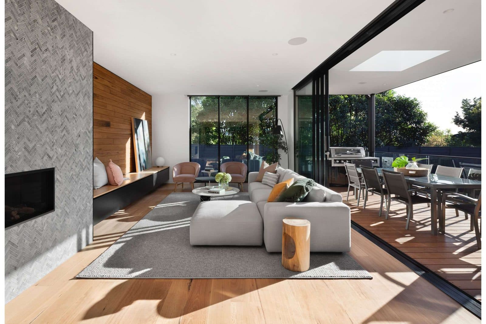 The Power of Staging: How Presentation Transforms Perception
